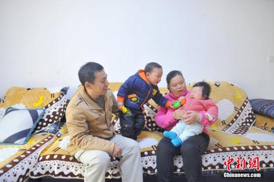 大理卫计委回应全面放开二胎:将逐步调整完善生育政策